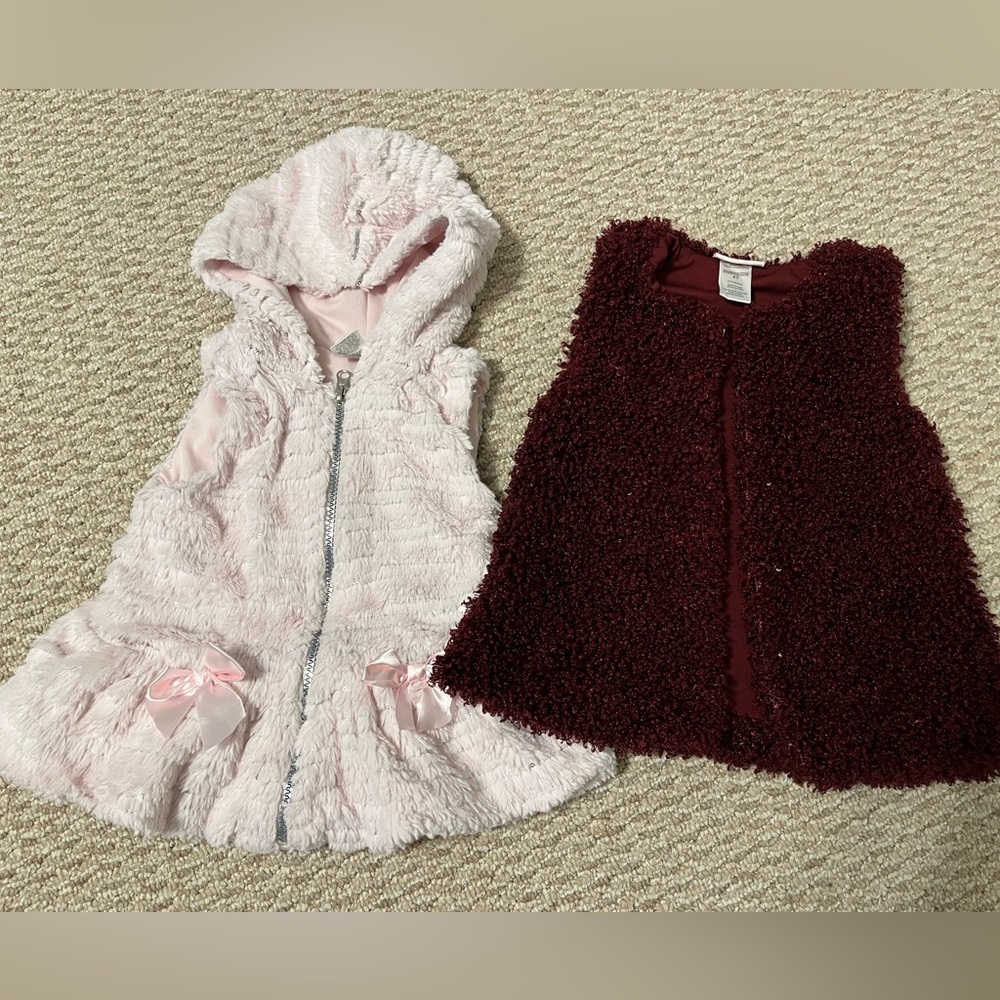 Little lass girls fuzzy vests size 4- good condition